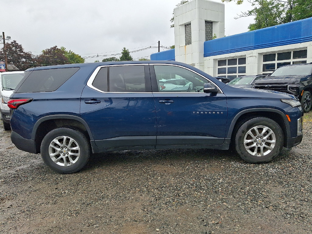 Used 2023 Chevrolet Traverse LS w/ Safety Package AWD/4WD image 9
