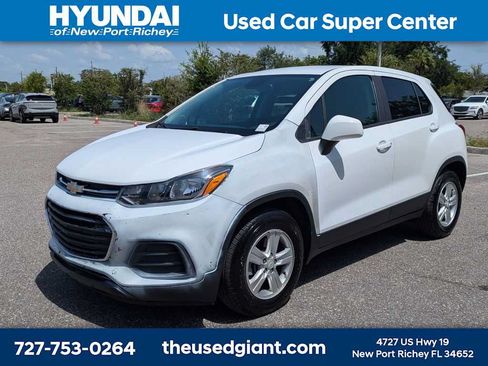 Used 2021 Chevrolet Trax LS w/ Tint and Cruise Package FWD image 1