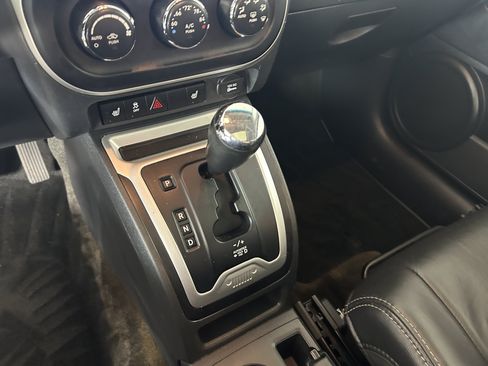 Used 2016 Jeep Compass Latitude AWD/4WD image 18