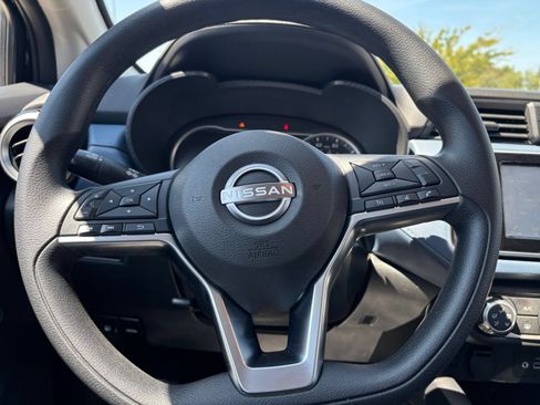 Used 2025 Nissan Versa SV FWD image 21