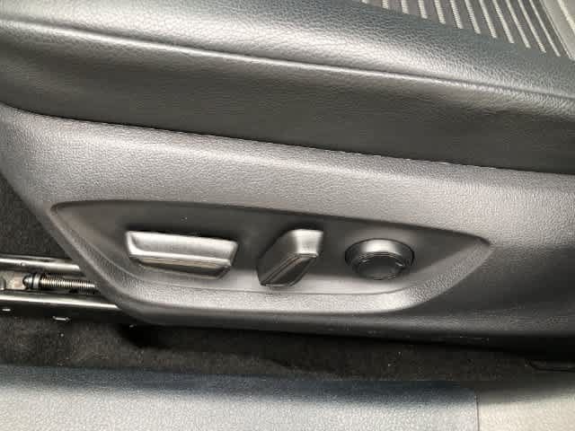 Used 2021 Toyota Camry SE FWD image 14
