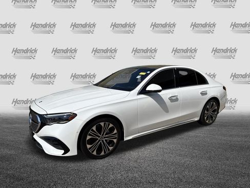 Used 2025 Mercedes-Benz E 350 4MATIC Sedan image 5