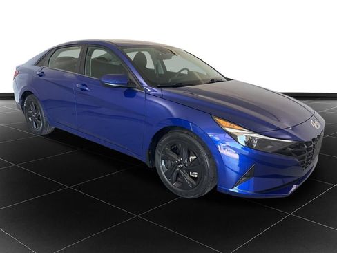 Used 2022 Hyundai Elantra SEL FWD image 7