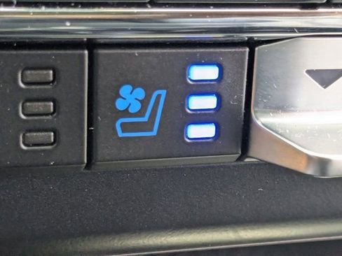 Used 2024 Ford F350 Limited w/ FX4 Off-Road Package AWD/4WD image 55