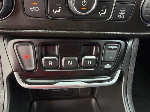 Used 2021 GMC Terrain SLE w/ Driver Convenience Package FWD image 30