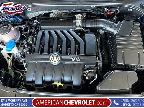 Used 2018 Volkswagen Passat 3.6 SEL Premium FWD image 25