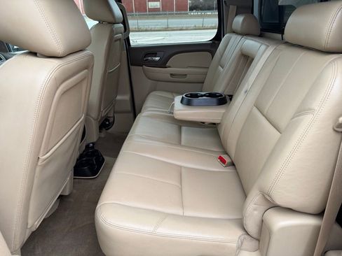 Used 2014 Chevrolet Silverado 2500 LTZ w/ LTZ Plus Package image 21