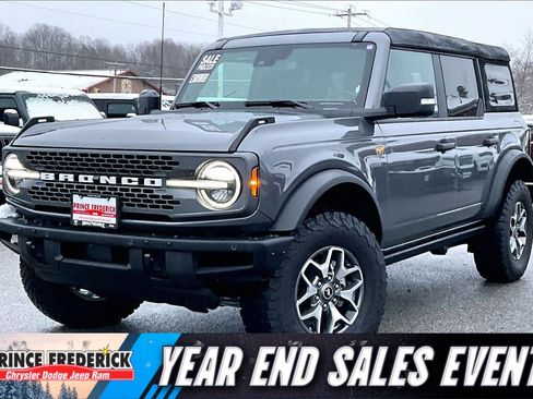 Used 2024 Ford Bronco Badlands image 3