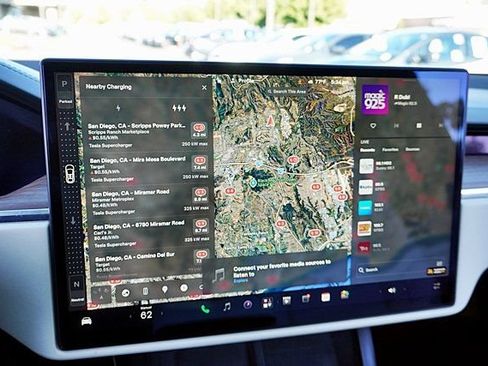 Used 2023 Tesla Model X AWD/4WD image 36