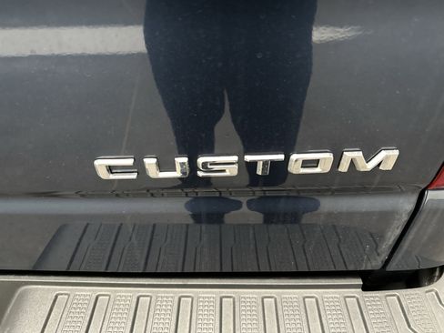 Used 2019 Chevrolet Silverado 1500 Custom w/ Custom Value Package image 14