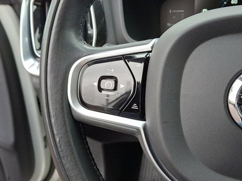 Used 2019 Volvo S60 T6 Momentum w/ Premium Package image 21