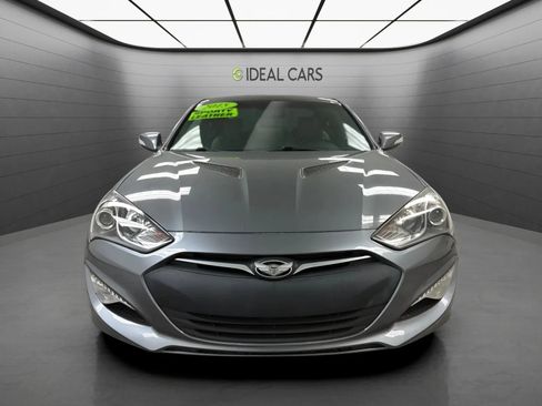 Used 2015 Hyundai Genesis 3.8 RWD image 2