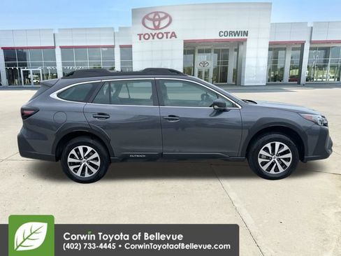 Used 2025 Subaru Outback AWD/4WD image 11