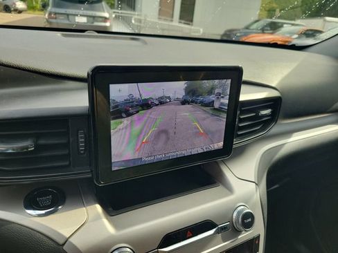 Used 2022 Ford Explorer XLT RWD image 23