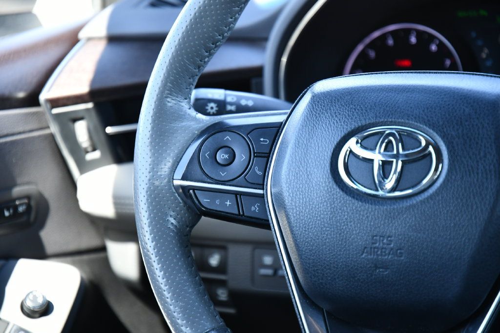 Used 2019 Toyota Avalon Limited w/ Advanced Safety Package FWD image 28