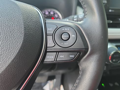 Used 2022 Toyota RAV4 XLE Premium FWD image 19