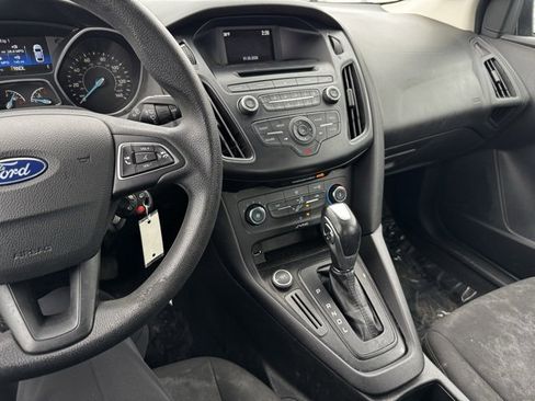 Used 2015 Ford Focus SE image 17
