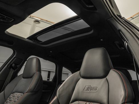 Used 2025 Audi RS 6 performance image 18