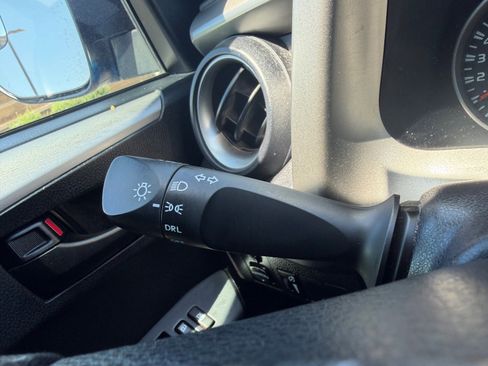 Used 2016 Toyota RAV4 LE FWD image 28