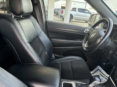 Used 2021 Jeep Grand Cherokee Laredo X image 10