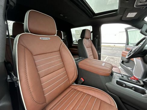 Used 2025 GMC Sierra 2500 Denali Ultimate image 46