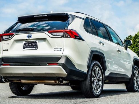 Used 2022 Toyota RAV4 Limited AWD/4WD image 12