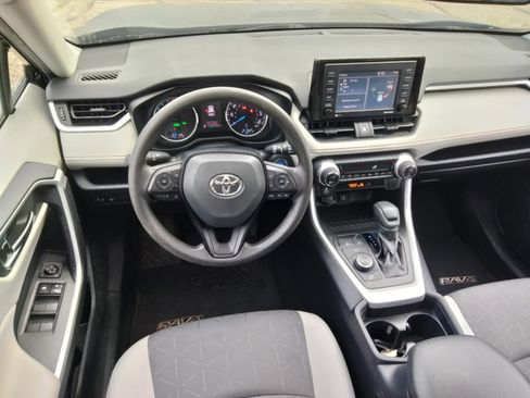 Used 2020 Toyota RAV4 XLE w/ Convenience Package image 17