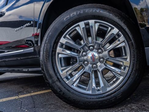 Used 2024 GMC Yukon Denali image 33