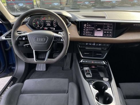 Used 2024 Audi e-tron GT Premium Plus AWD/4WD image 4
