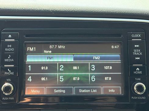 Used 2017 Mitsubishi Outlander ES AWD/4WD image 27