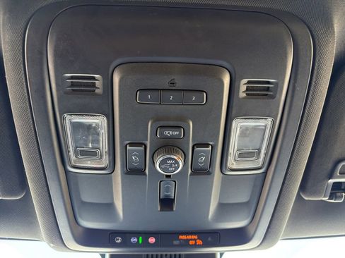 Used 2023 Chevrolet Suburban Premier RWD image 33
