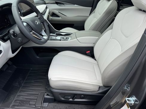 New 2027 INFINITI QX60 Luxe w/ Family Package FWD image 9