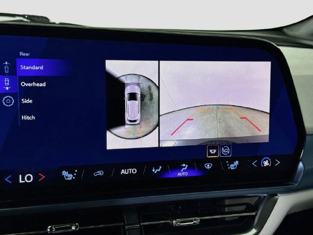 Used 2024 Chevrolet Equinox EV LT FWD image 16