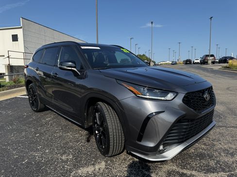 Used 2023 Toyota Highlander XSE AWD/4WD image 14