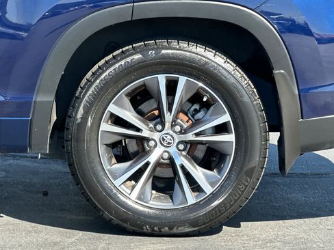 Used 2016 Toyota Highlander XLE AWD/4WD image 31