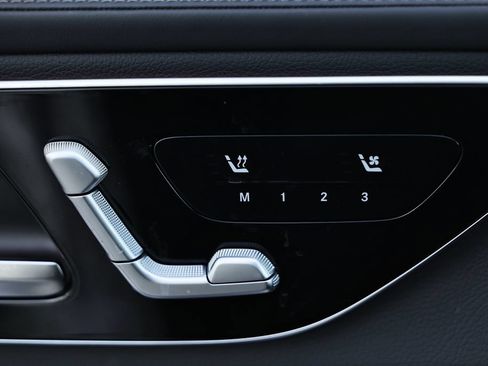 Used 2024 Mercedes-Benz GLC 300 4MATIC image 16