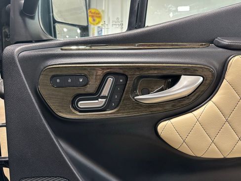 Used 2022 Mercedes-Benz Sprinter 3500 image 30