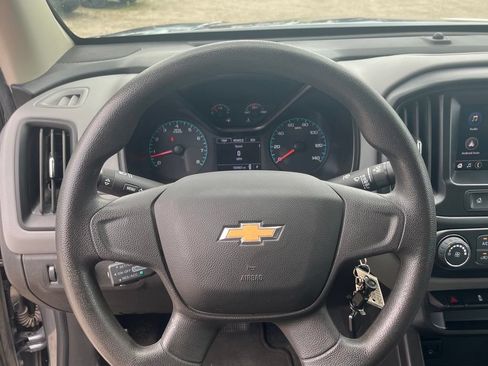 Used 2022 Chevrolet Colorado W/T AWD/4WD image 21