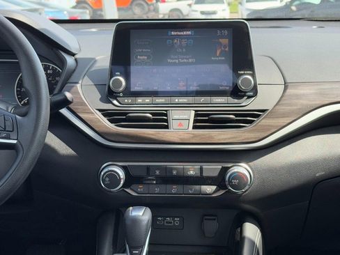 Used 2023 Nissan Altima 2.5 SV image 13