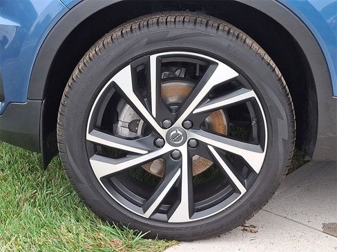 Used 2020 Volvo XC40 T5 R-Design w/ Protection Package Premier image 8