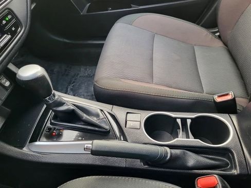 Used 2018 Toyota Corolla LE image 24