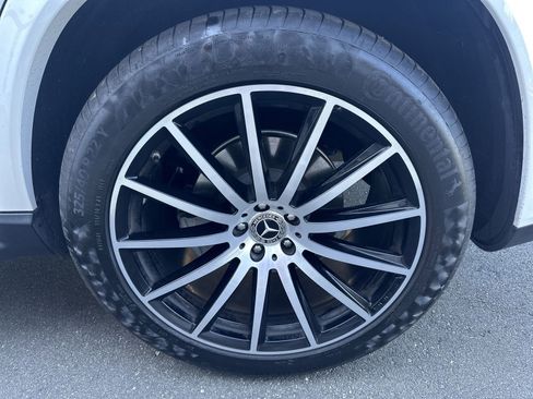 Used 2023 Mercedes-Benz GLS 450 4MATIC image 40