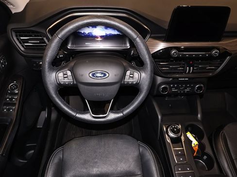 Certified 2020 Ford Escape Titanium w/ Titanium Premium Package 2.0 AWD/4WD image 23
