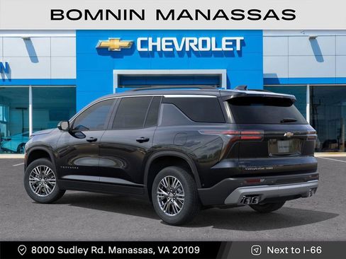 New 2026 Chevrolet Traverse LT image 3