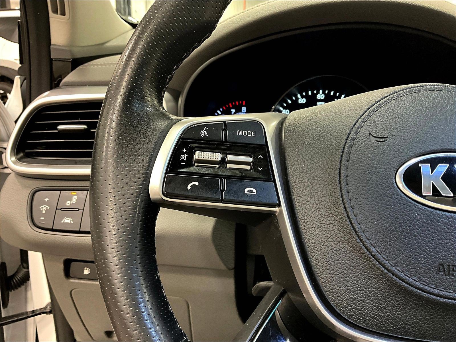 Used 2020 Kia Sorento SX AWD/4WD image 11