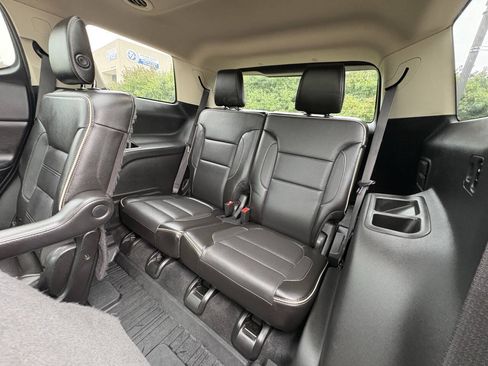 Used 2019 GMC Acadia Denali w/ Technology Package AWD/4WD image 24