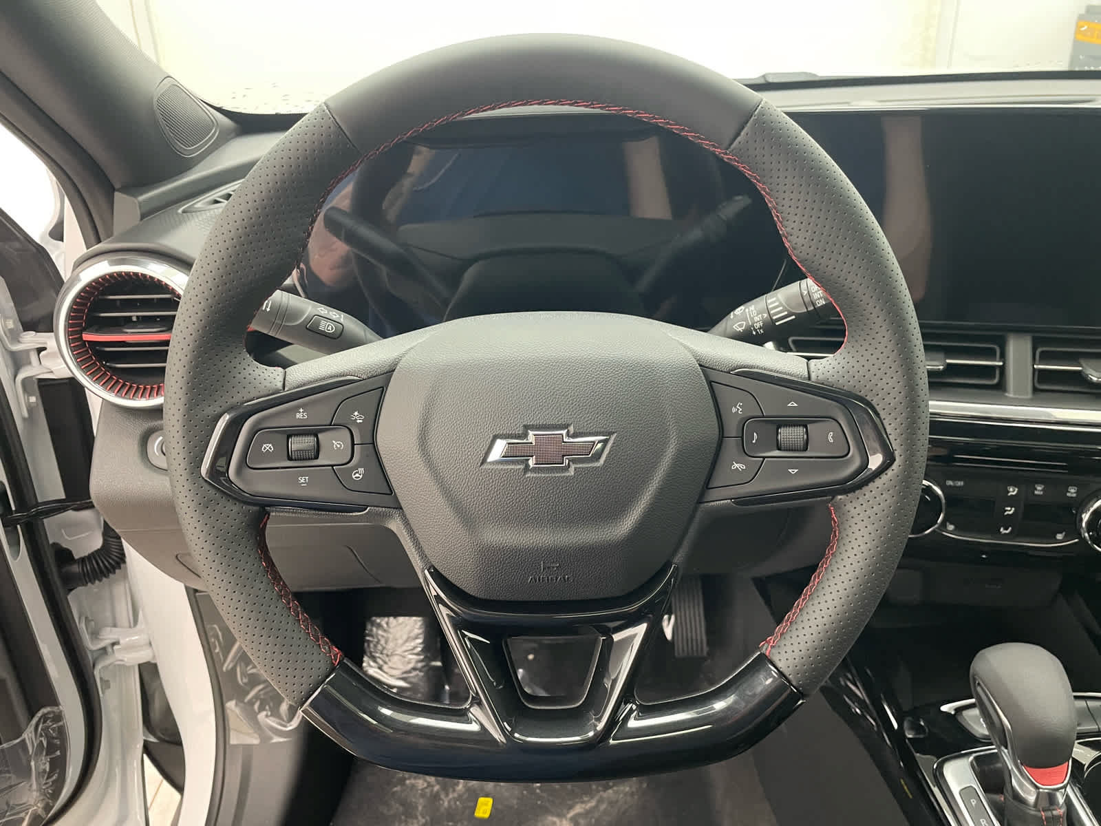 New 2026 Chevrolet Trax RS w/ Sunroof Package FWD image 12
