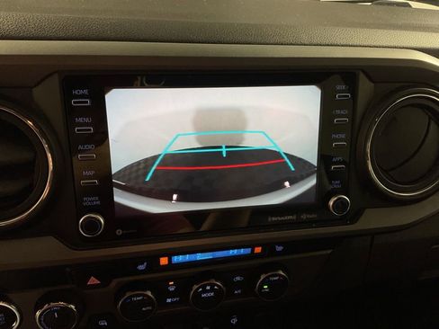 Used 2020 Toyota Tacoma TRD Sport image 4