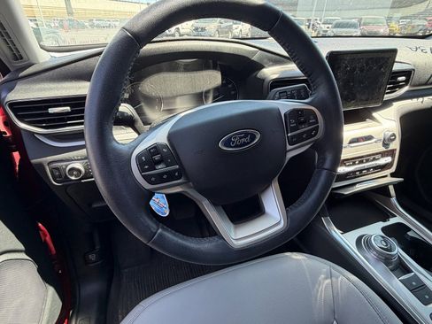 Used 2021 Ford Explorer XLT w/ Equipment Group 202A image 10