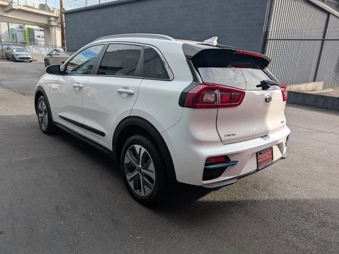 Used 2019 Kia Niro EX Premium w/ Cold Weather Package 1.0 image 5